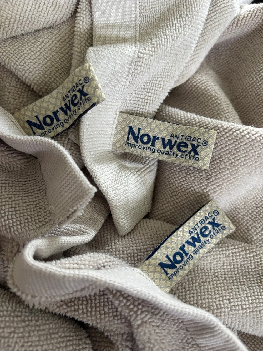 Norwex Bath Body Towels Lightweight Terry Tan 2 Bath 1 Hand Towel Loop Hanger